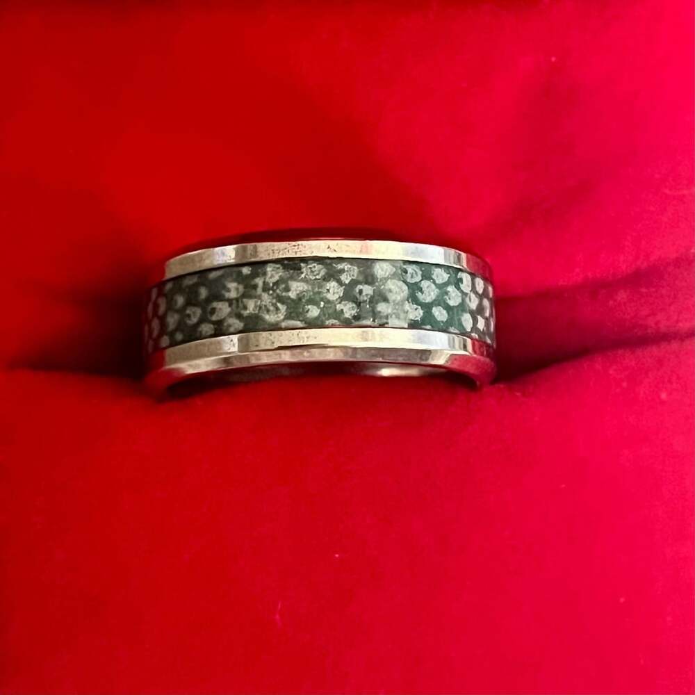 Jeulia Tungsten Hammered Moss Agate 6mm Ring Size 7